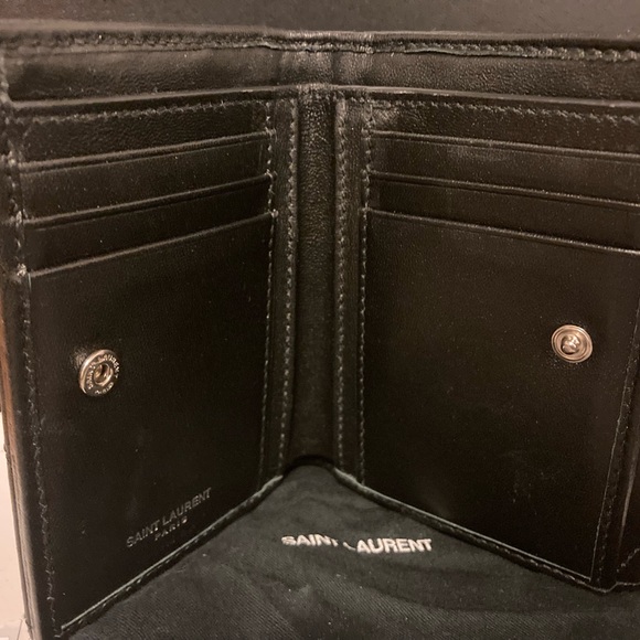 Authentic 💯 YSL Yves Saint Laurent Wallet Black Lambskin Lou Lou Puffy Wallet - Picture 8 of 9